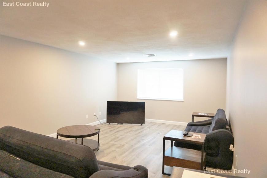 404 Langley Rd. – photo 3