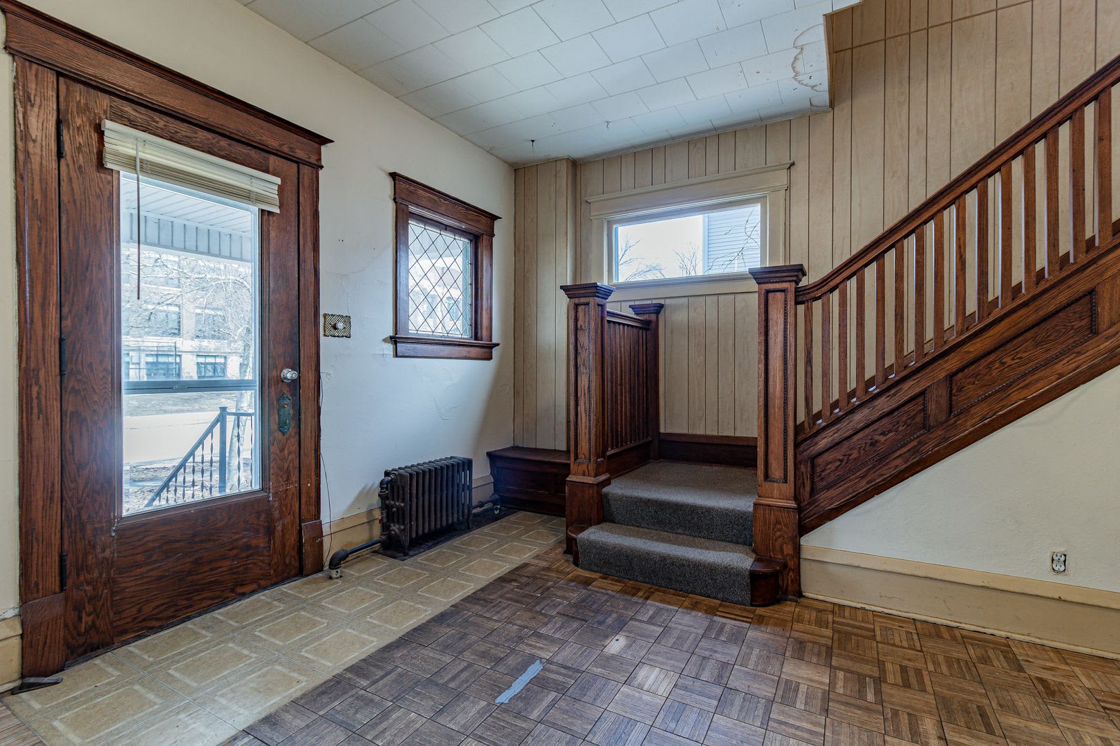 5 Bedroom 2 Bath Home Close To U Of I Mtd Lines Local Shopping Dining Available August 2026 – photo 5