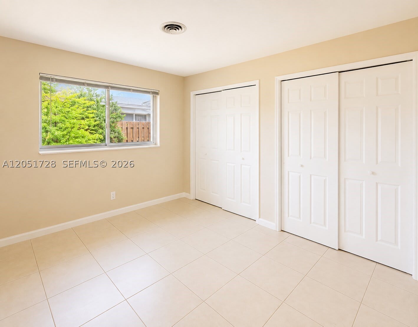 700 NE 25th St – photo 2