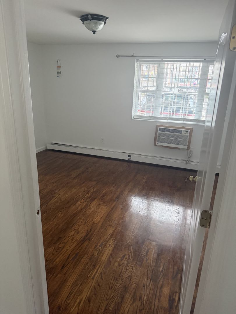 1827 Tomlinson Ave – photo 5