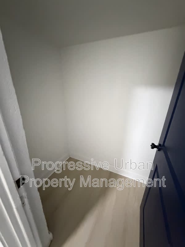 2016 Halstead Avenue – photo 5