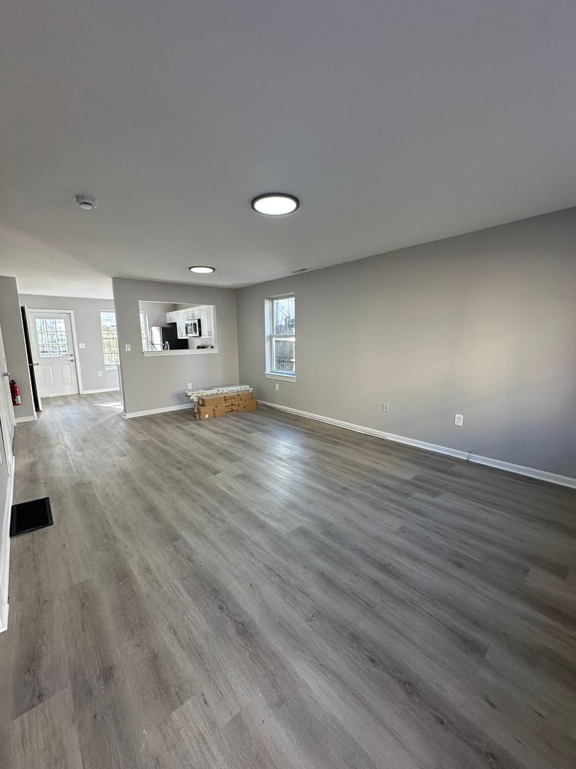 Fully Renovated South Philly Gem — End‑of‑Row with Outdoor Space – photo 2