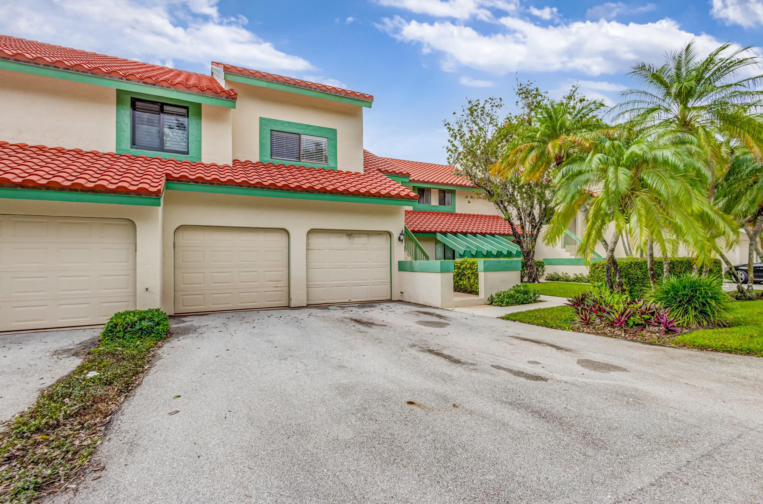 13 Lexington Lane E – photo 2