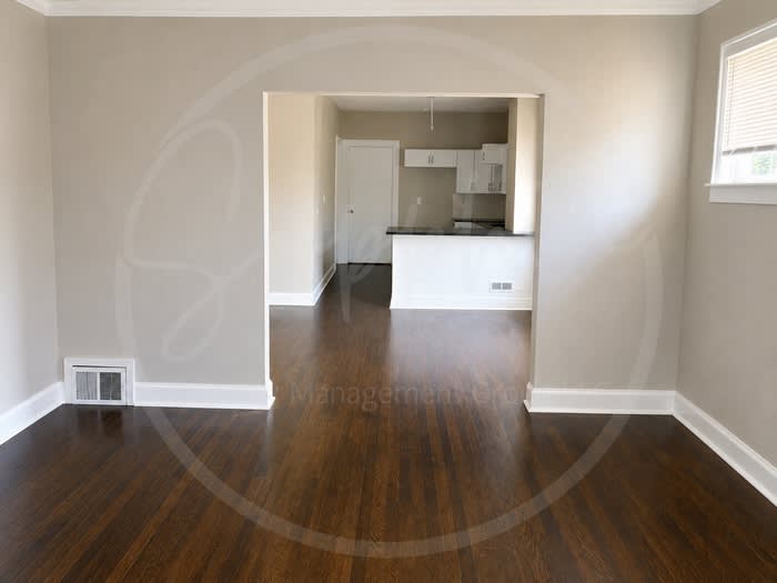 1406 East 45th Street – photo 4