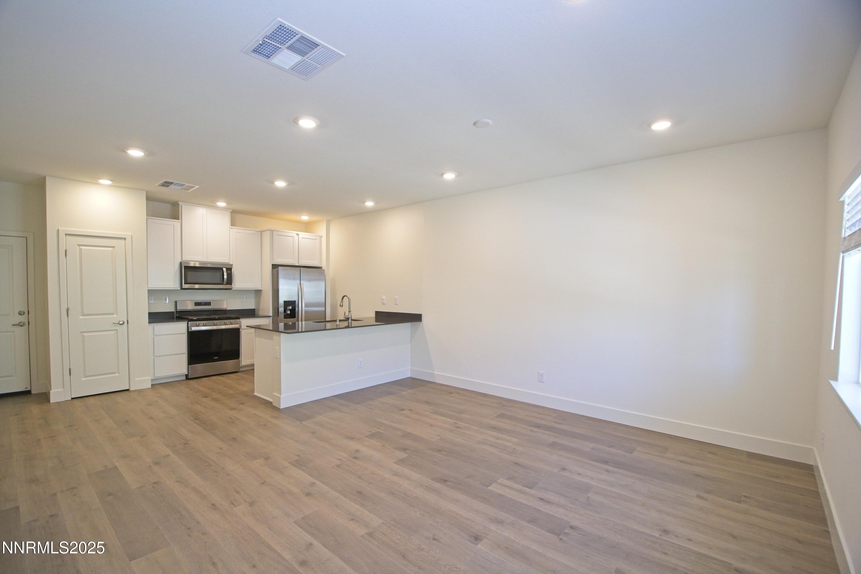 1636 Prancer Street – photo 3