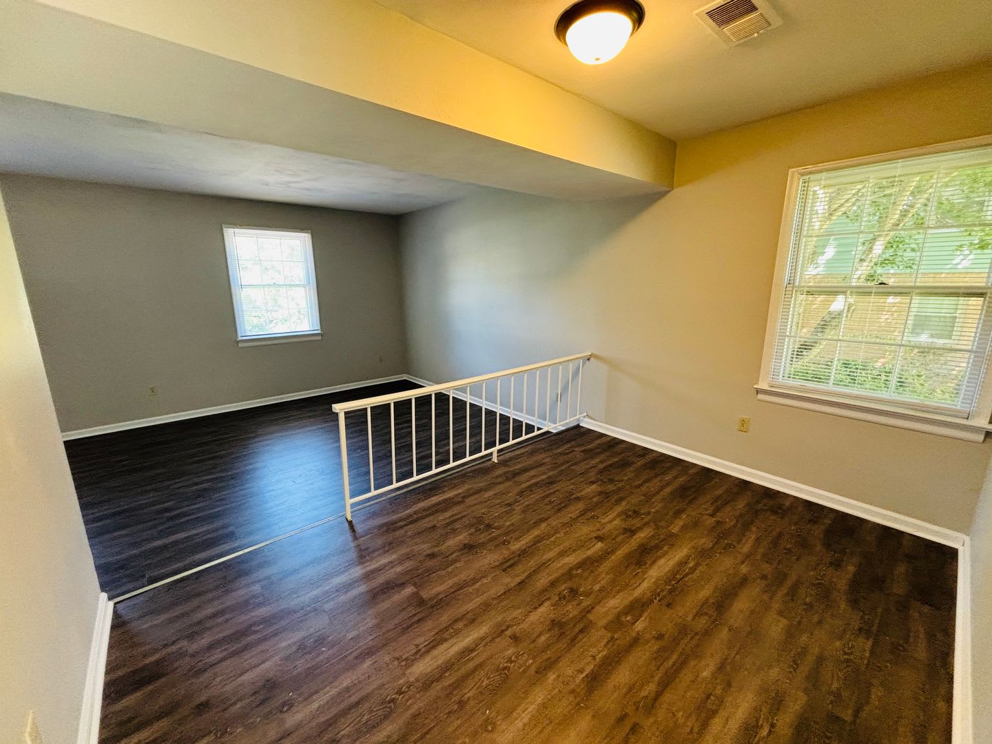 Charming 3 Bed 2 5 Bath Townhome In Haymarket Pool Access Newly Renovated – photo 5
