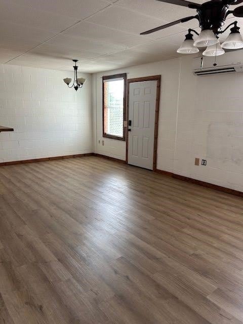 633 N Commercial Street N – photo 2