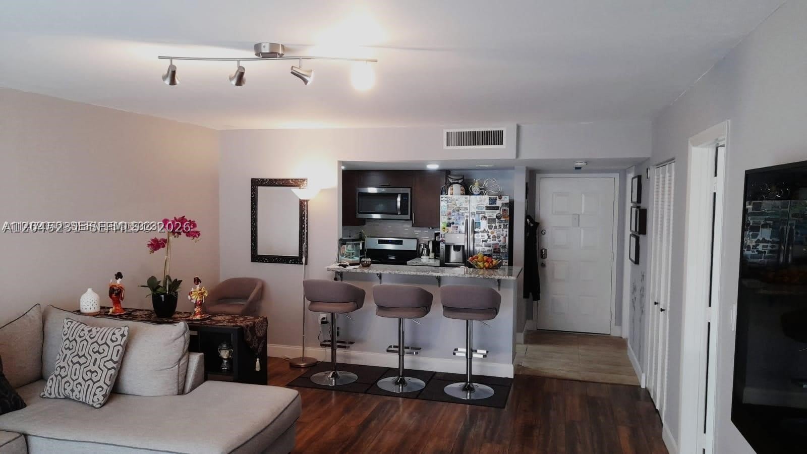 5530 NW 44th St – photo 3