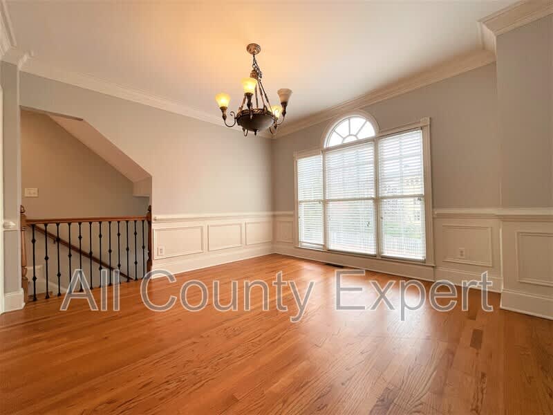 895 Lenox Ct – photo 3