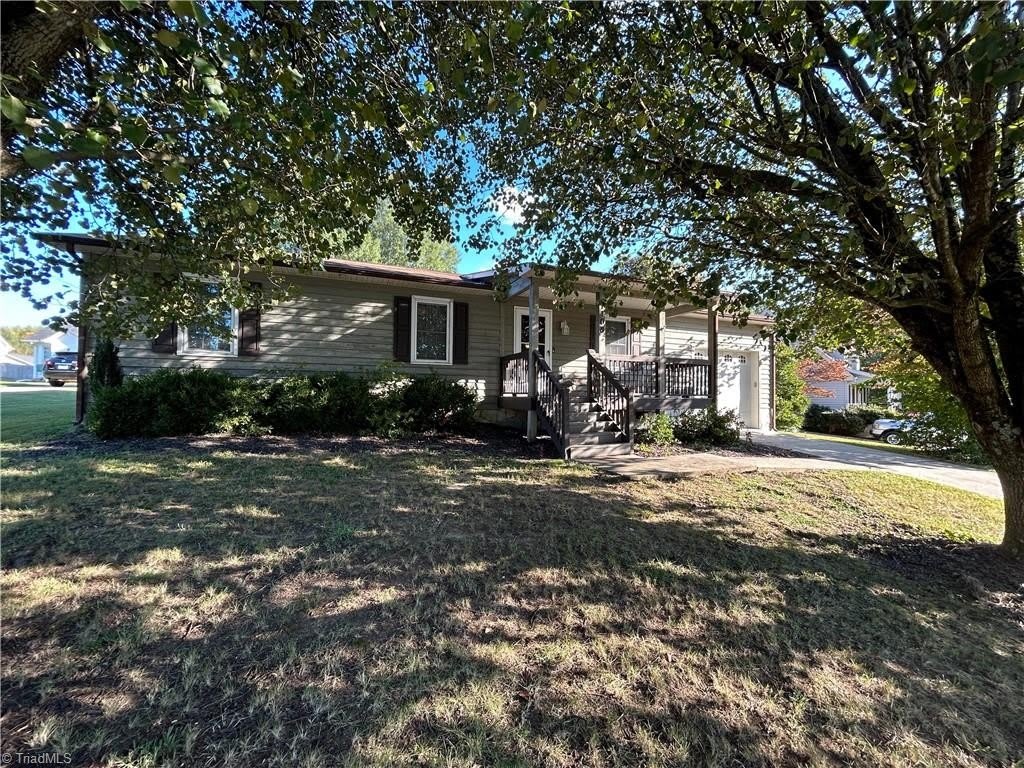 1108 Raleigh Court – photo 1