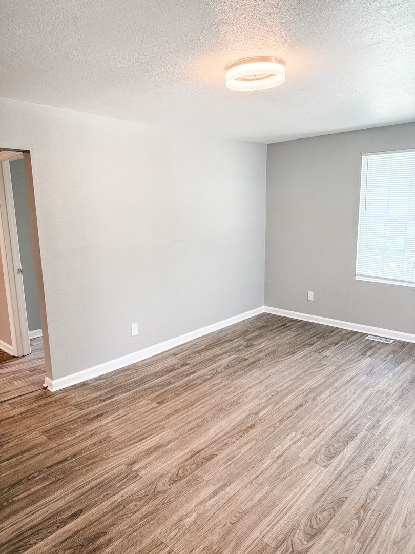Charming 2 bedroom, 1 bathroom home located in the heart of East Knoxville – photo 3