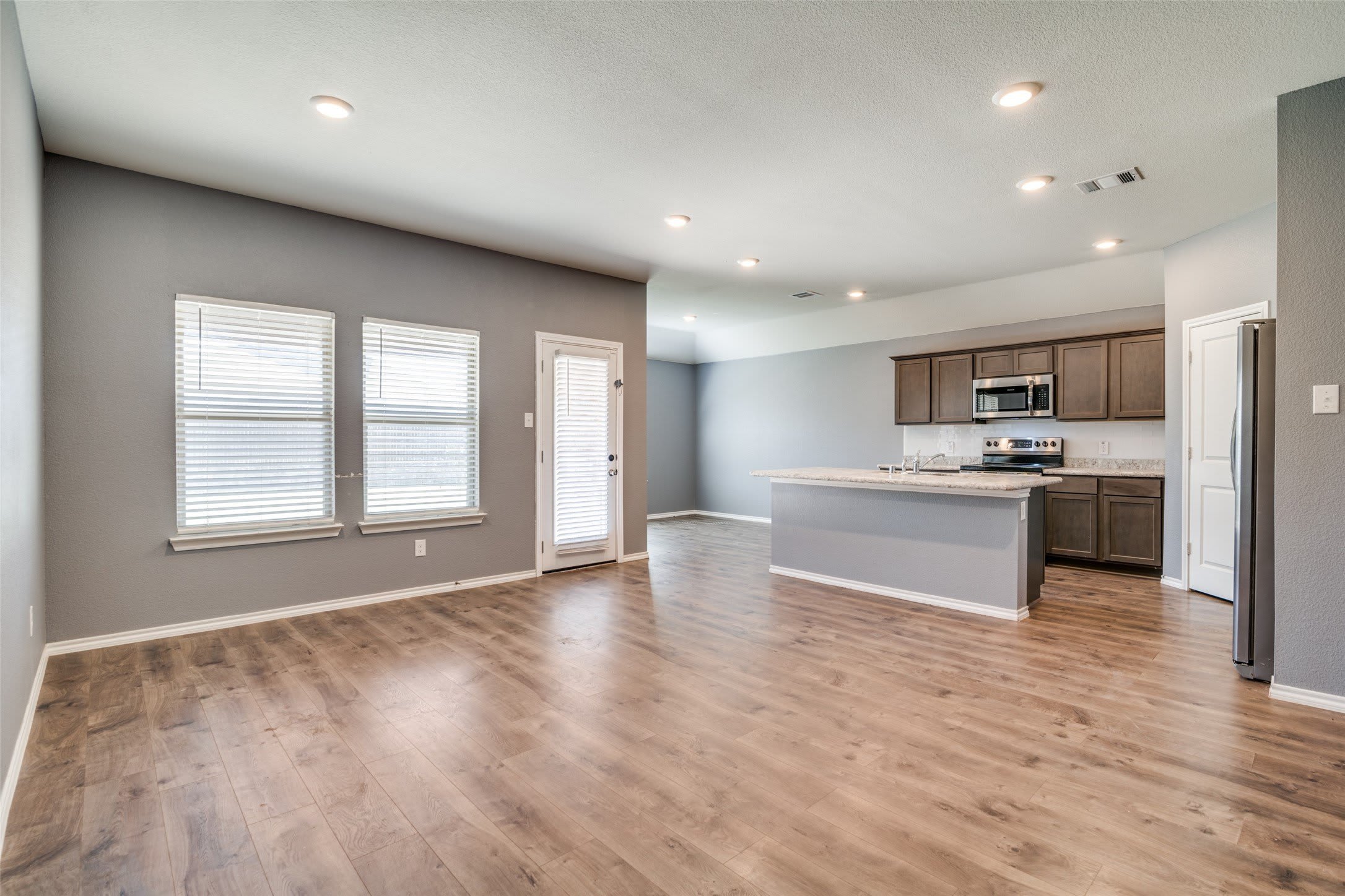 2124 Tulipwood Drive – photo 2