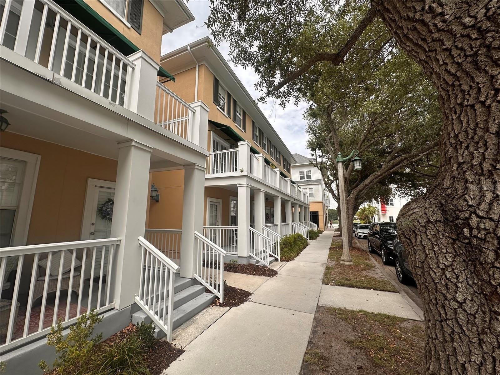 709 BLOOM Street – photo 1