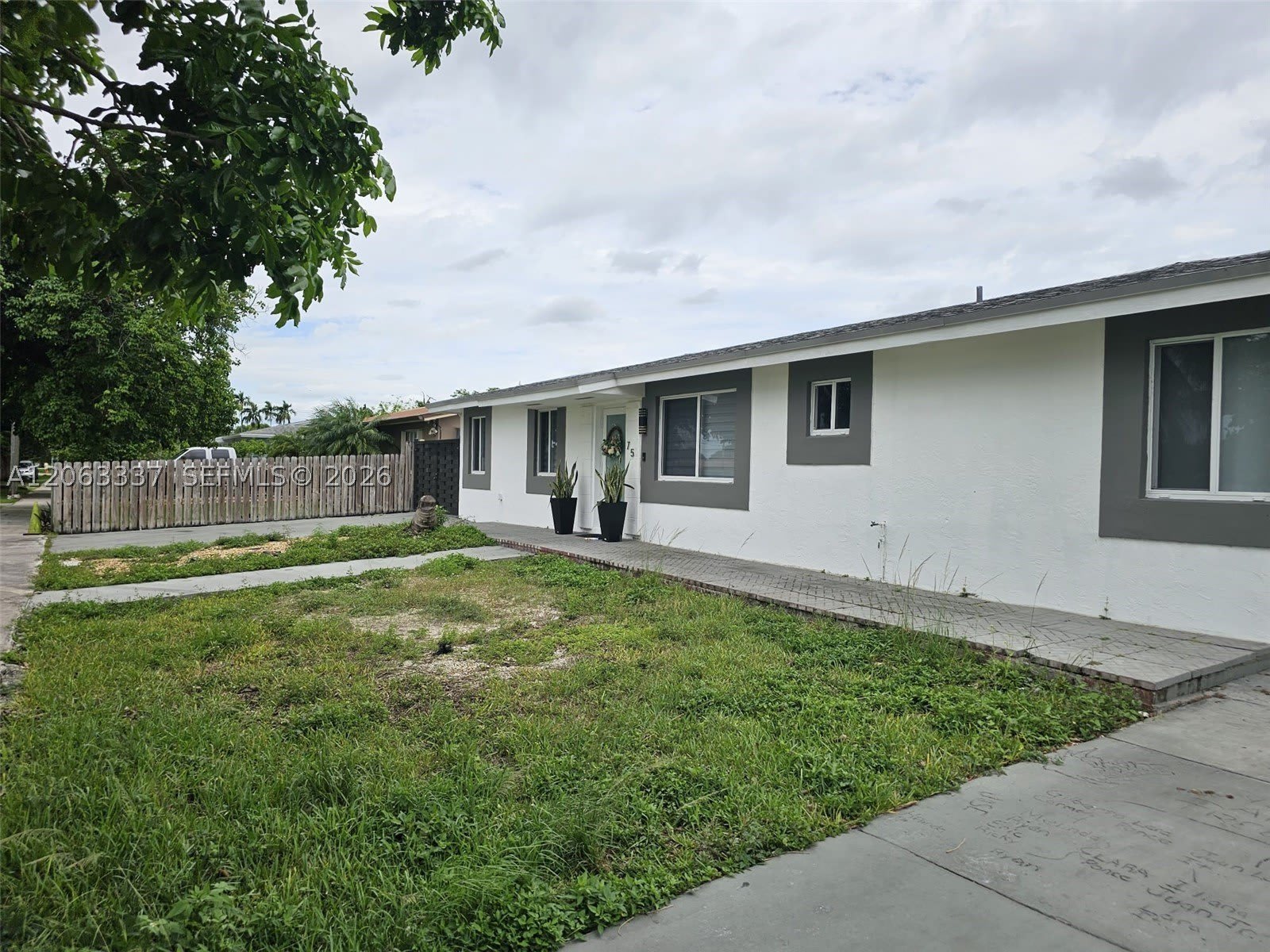 75 SW 18th Ave – photo 3