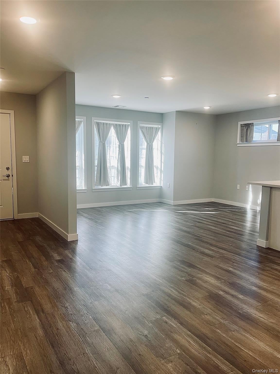 221 Eastview Drive – photo 3