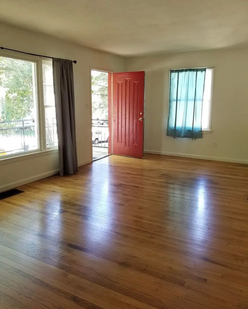 4BR 2BA – photo 2