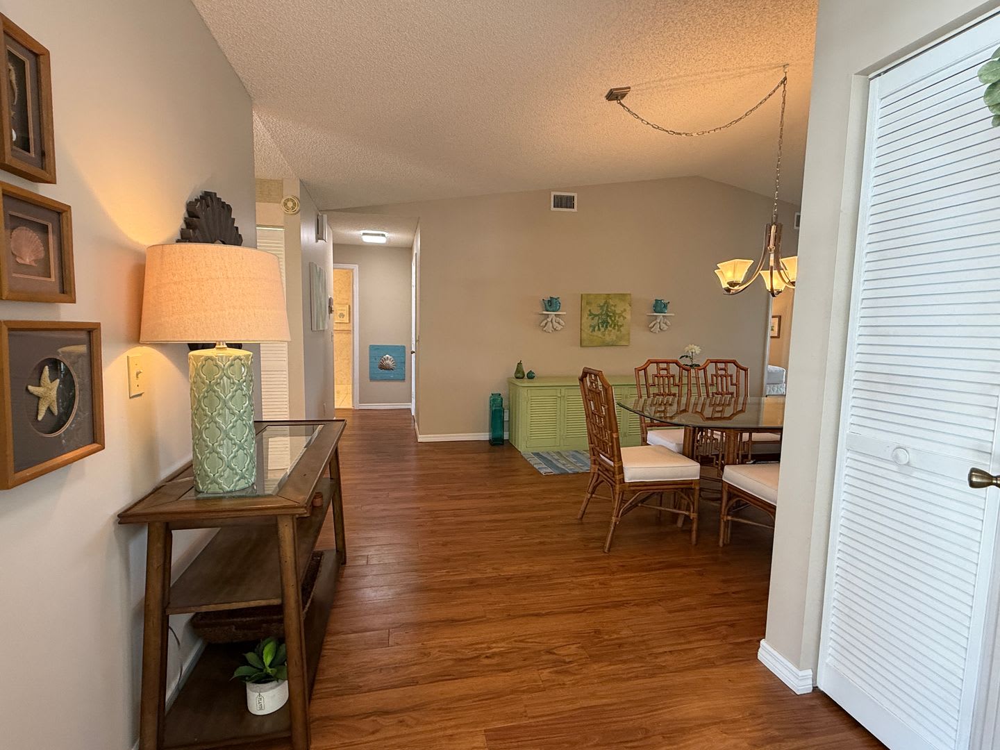 Furnished 2 BR, 2 Bath condo – photo 3