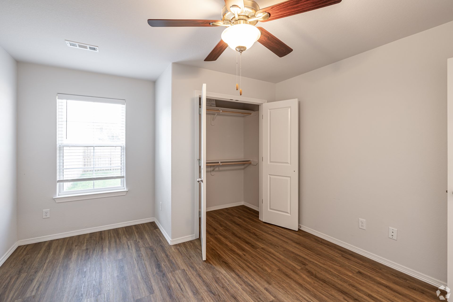 Now Leasing: 2,3, & 4-Bedroom Duplexes at Woodward Park with Attached Garage—Apply Today! – photo 4