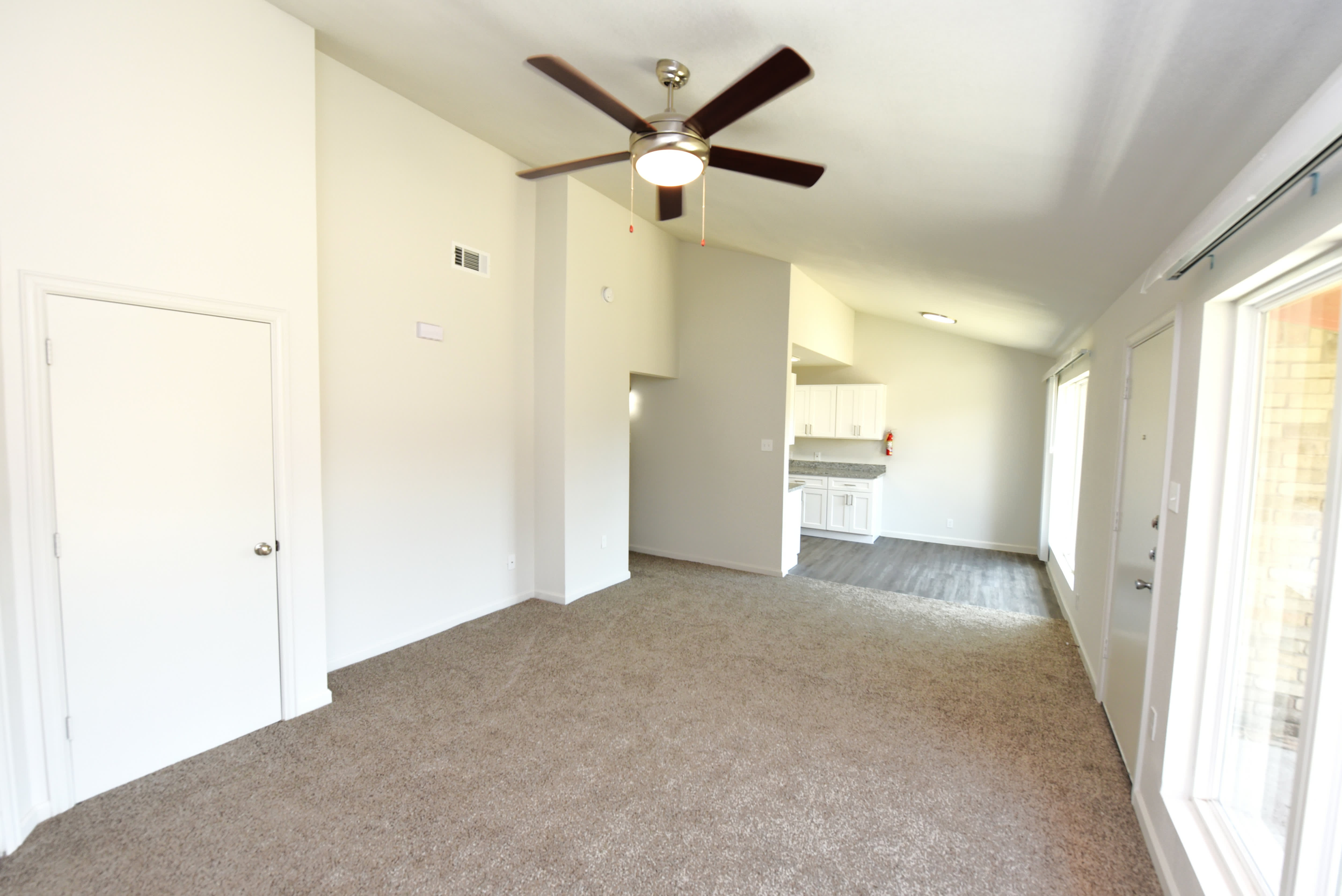 Plaza Square Apartments – photo 3