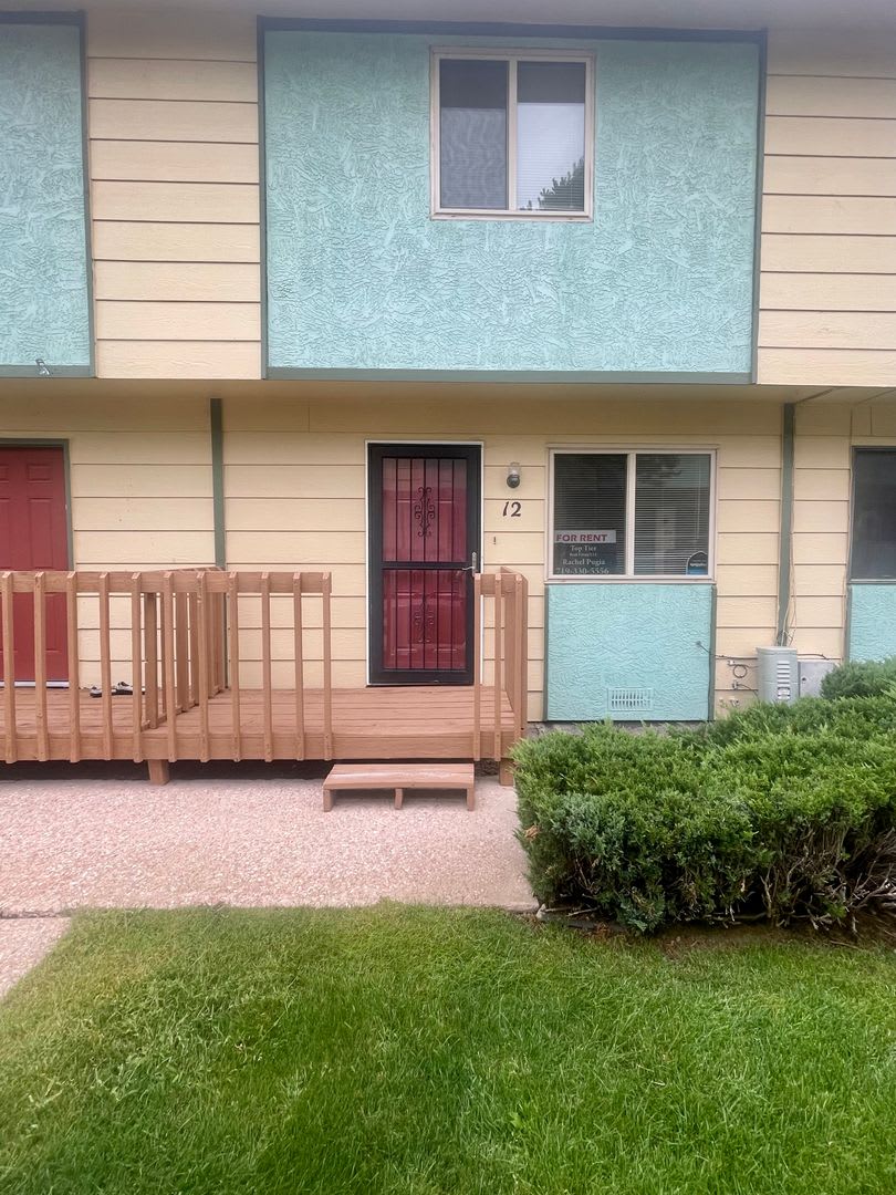 Charming Townhouse in a Quaint Neighborhood – photo 2