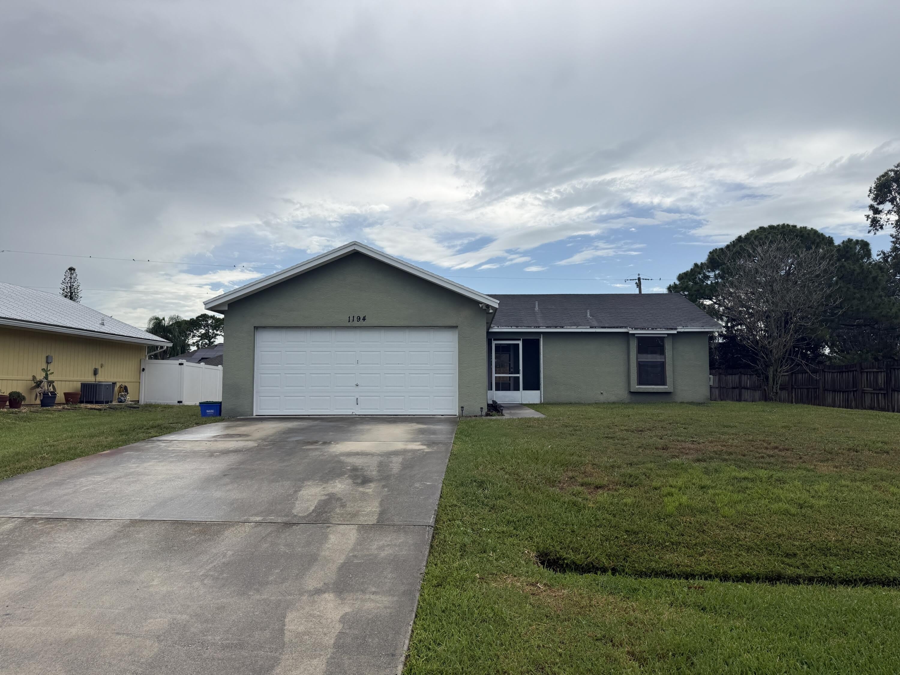 1194 SW Granadeer Street – photo 2