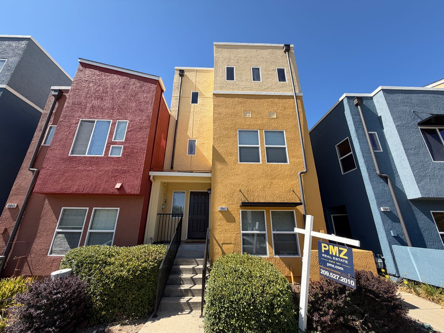 3 Story Townhome – photo 1