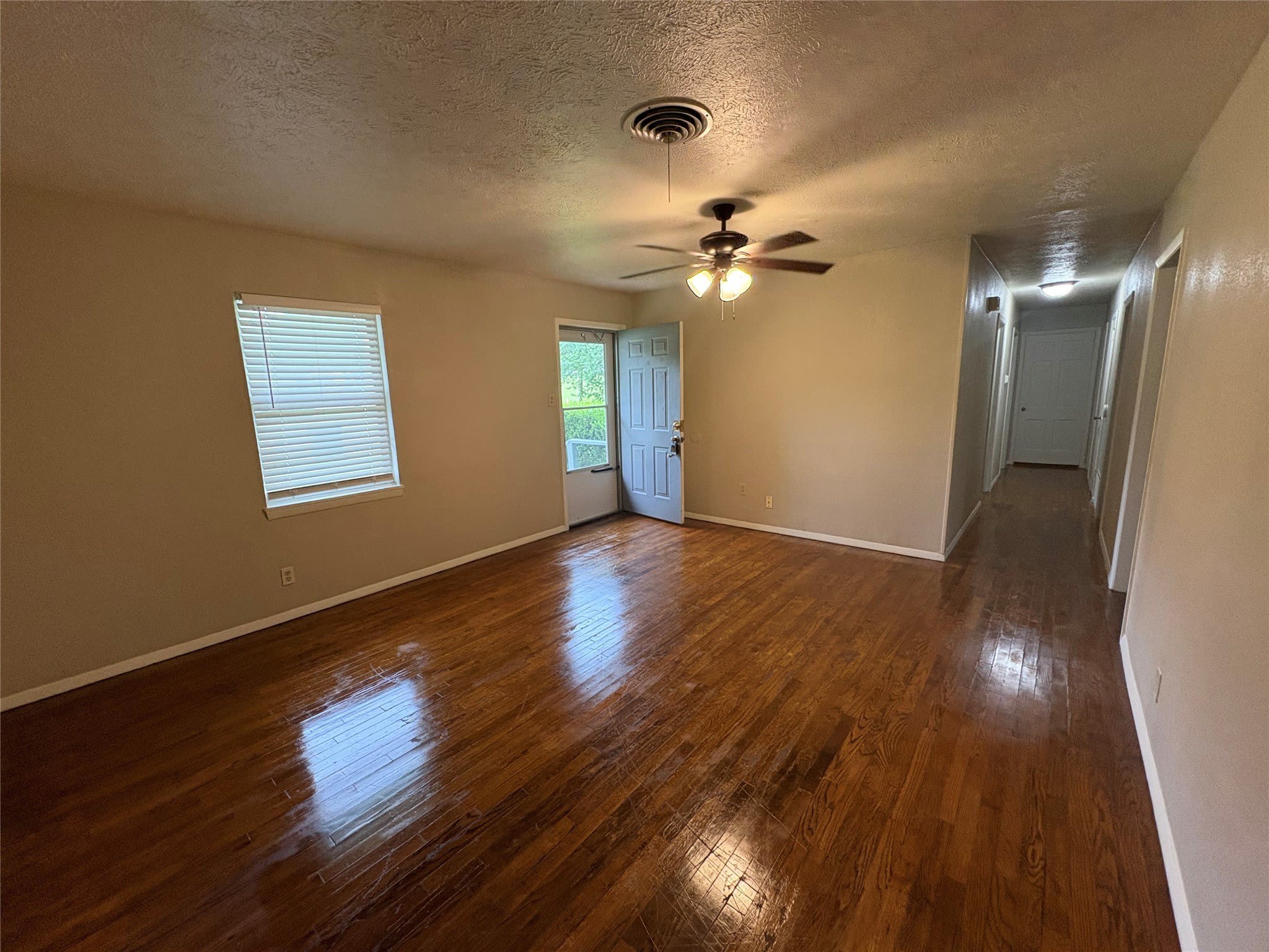 404 W Heron Street – photo 2