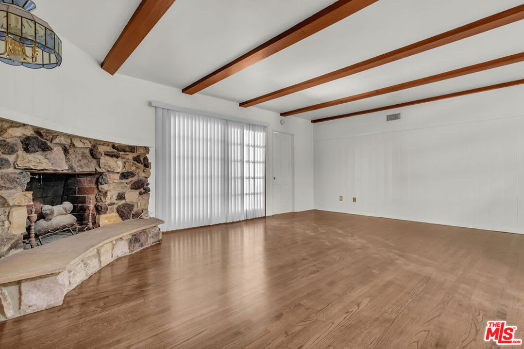 9322 Lasaine Avenue – photo 5