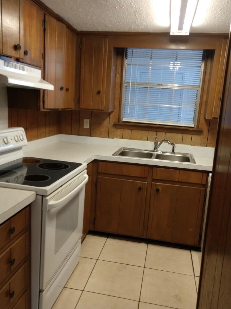 106 Valencia Drive – photo 2