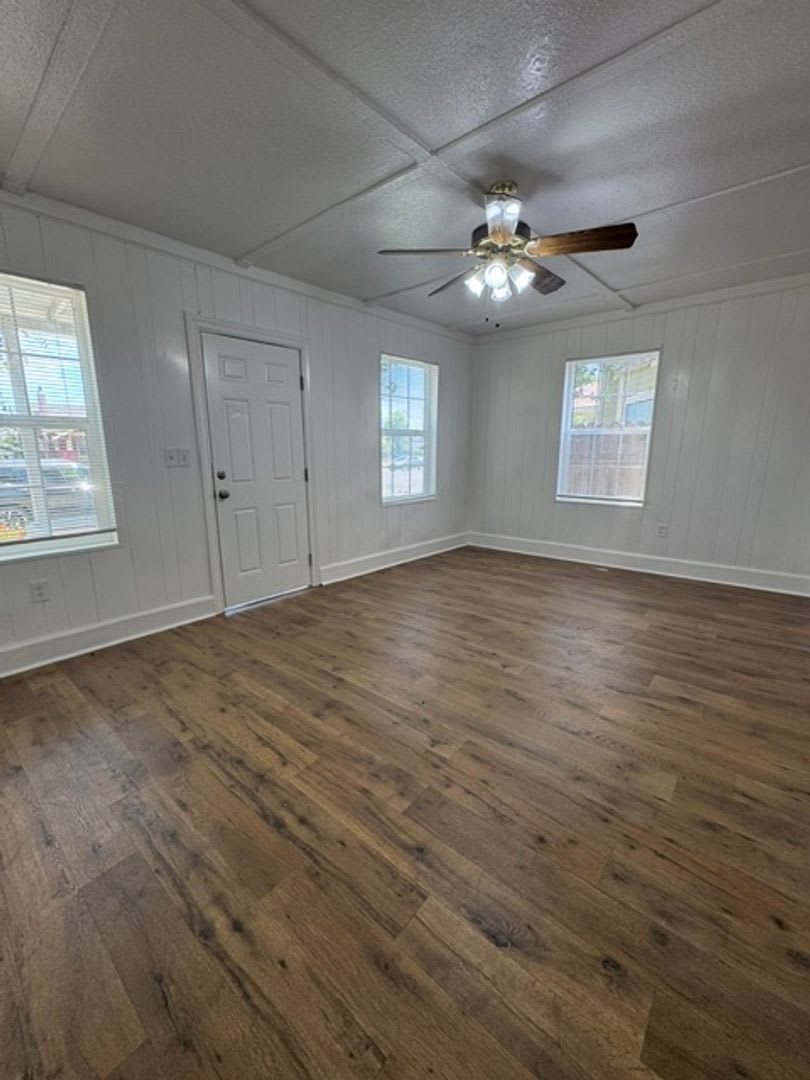House Available – photo 5
