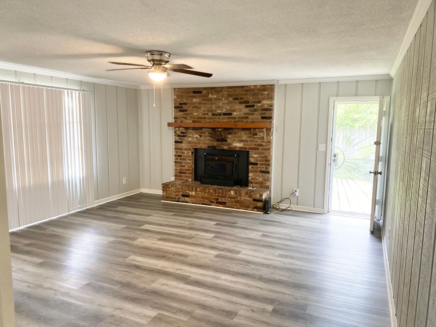 Charming 4BR/2BA Brick Home – photo 3