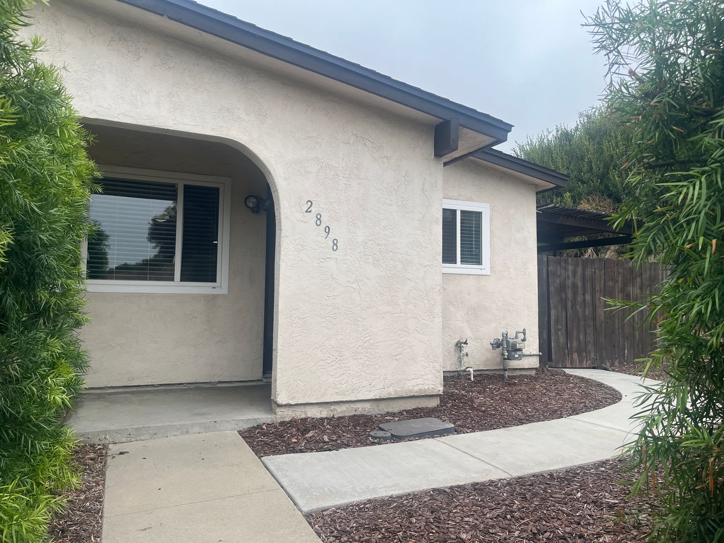 3bd/2ba Single Story Duplex with New Luxury Vinyl Plank! – photo 1