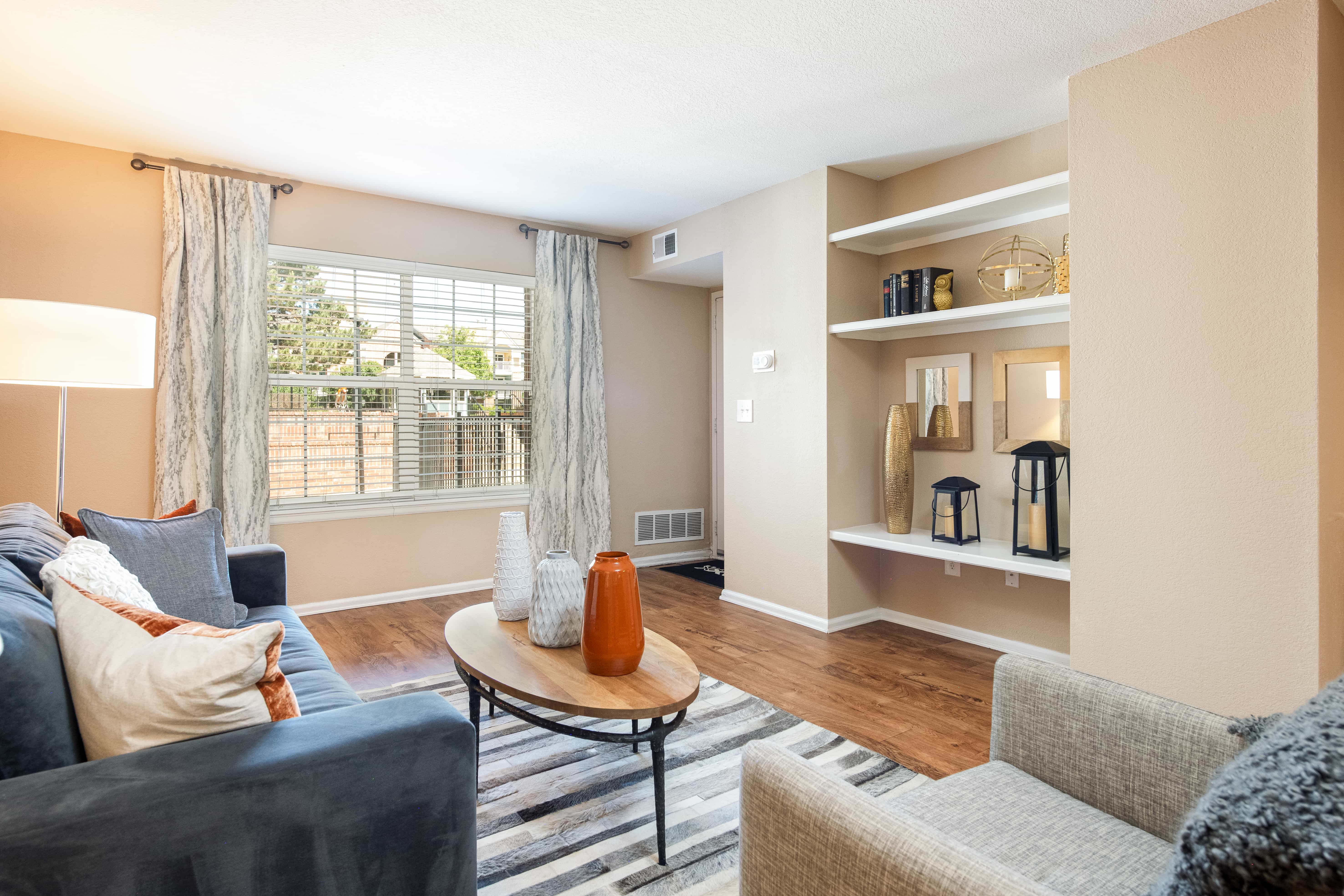 Parliament Apartments – photo 2