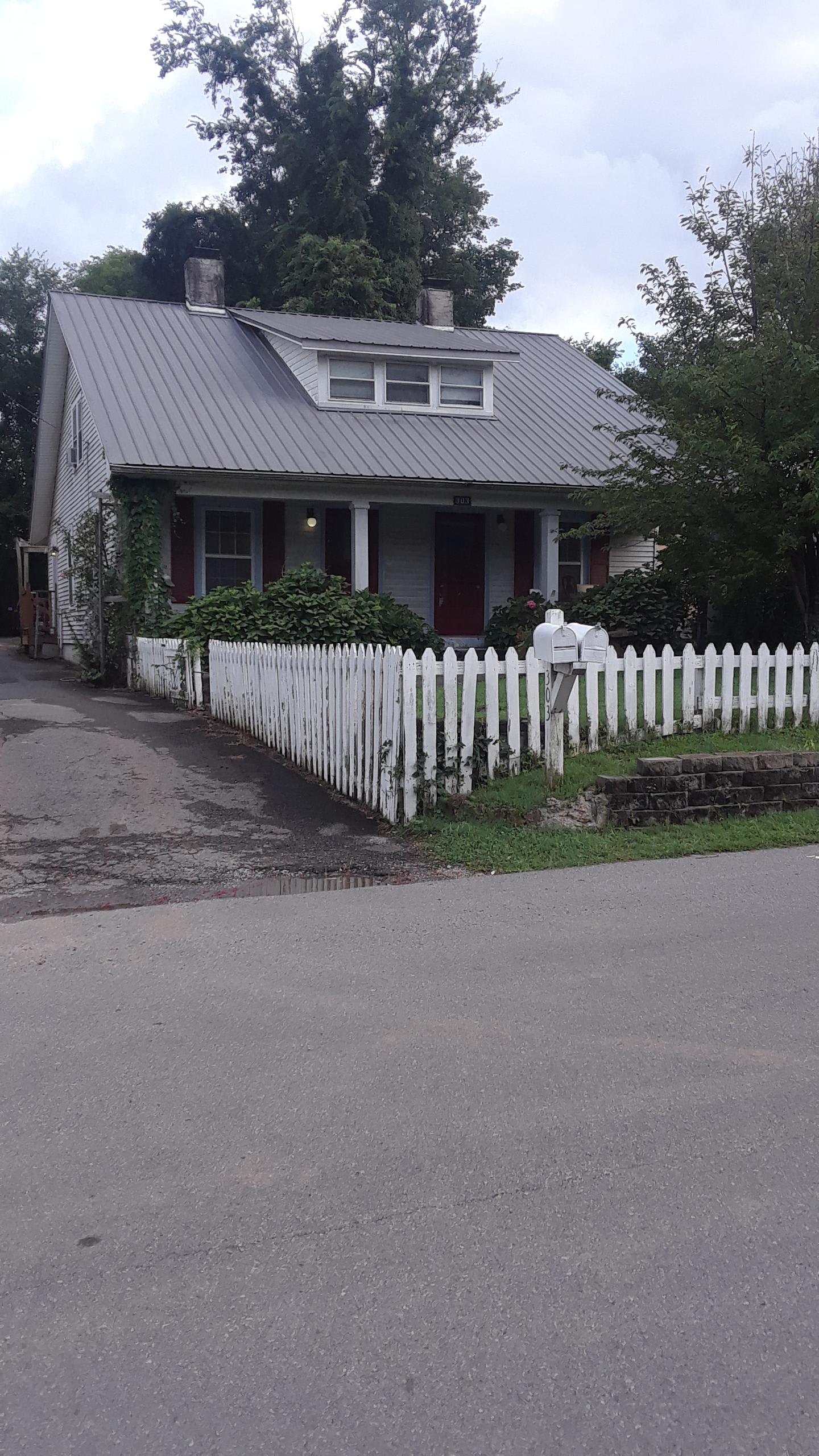 303 Morton Ave – photo 2