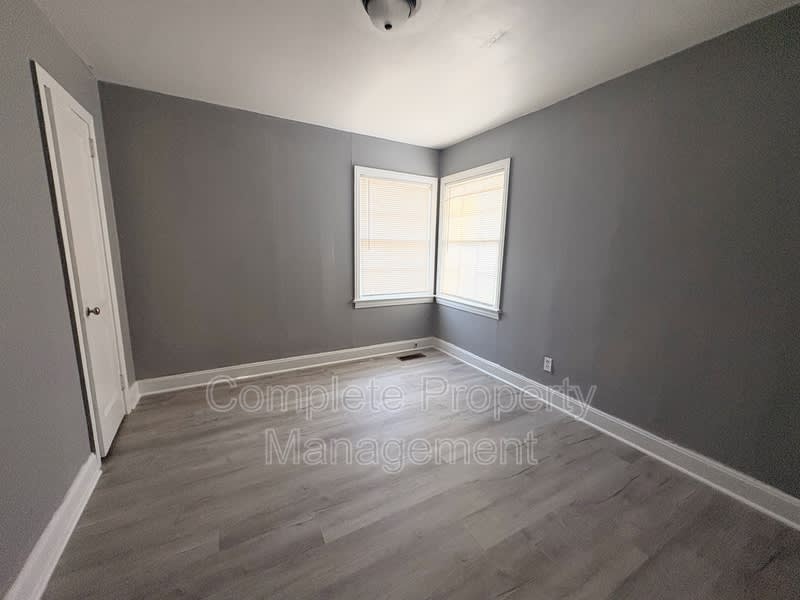 604 Lexington Street – photo 5