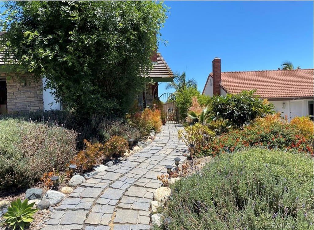 25522 Mackenzie Street – photo 2