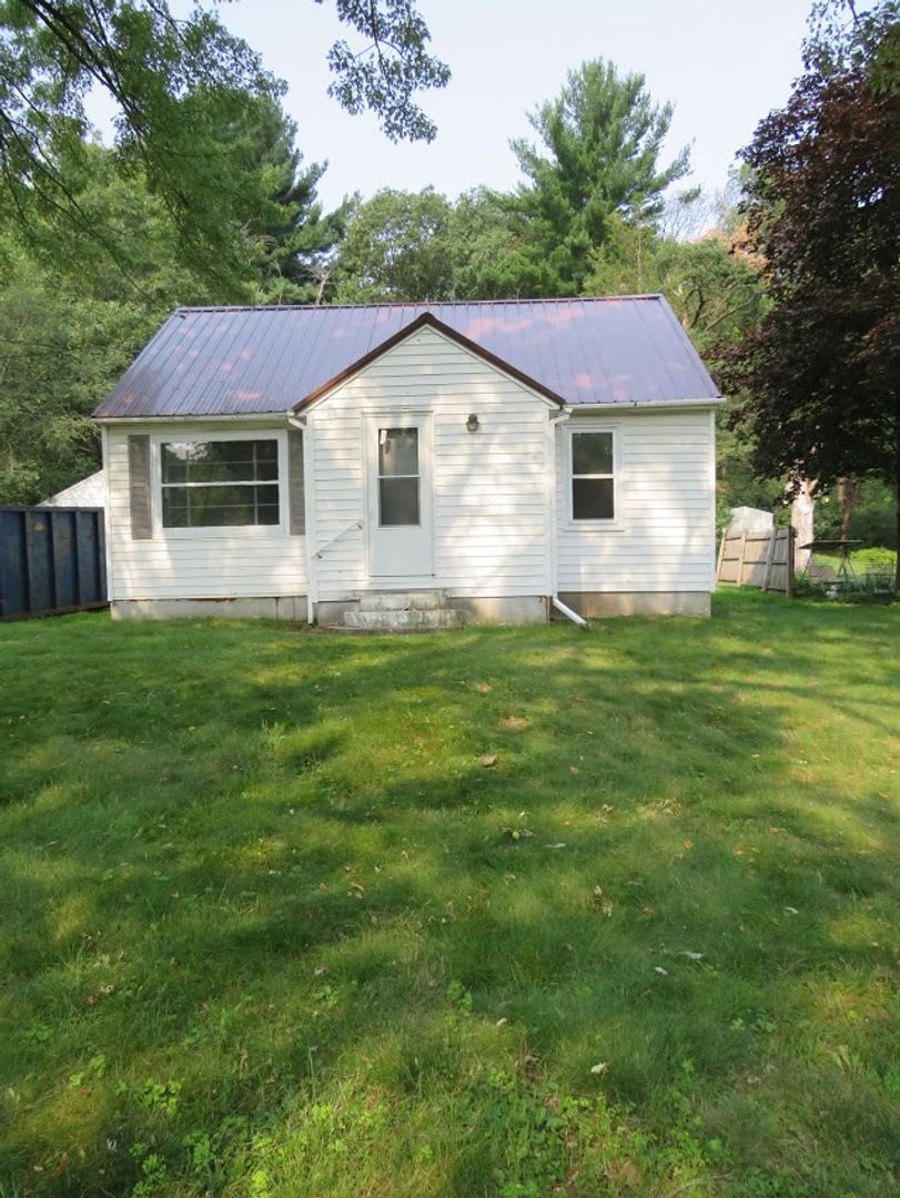 1 295 2Bd 1Ba 3406 Blakeley Ave Available 09 01 2026 – photo 2