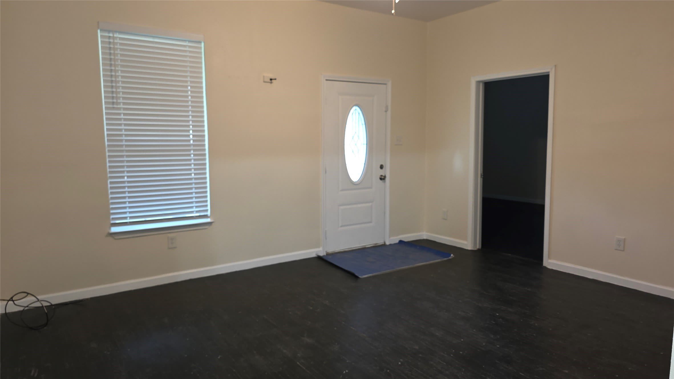 608 W 6th Street – photo 2
