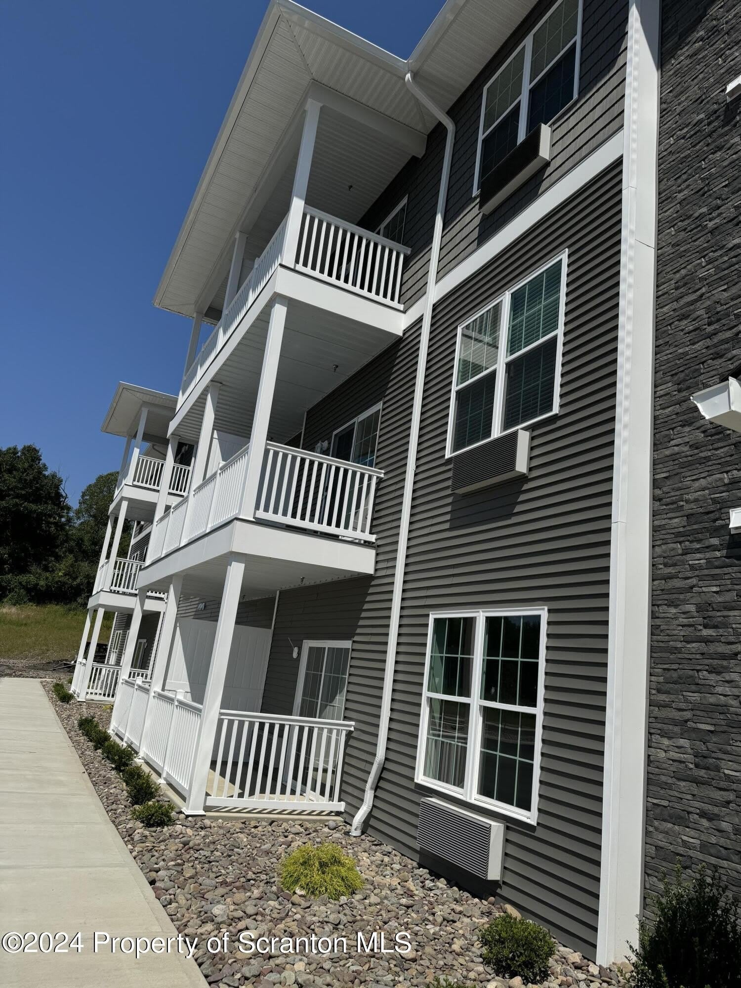 216 Circle Drive – photo 2