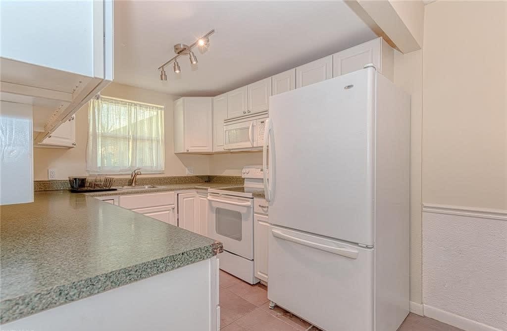 4290 Gulfstream Drive#5 – photo 5