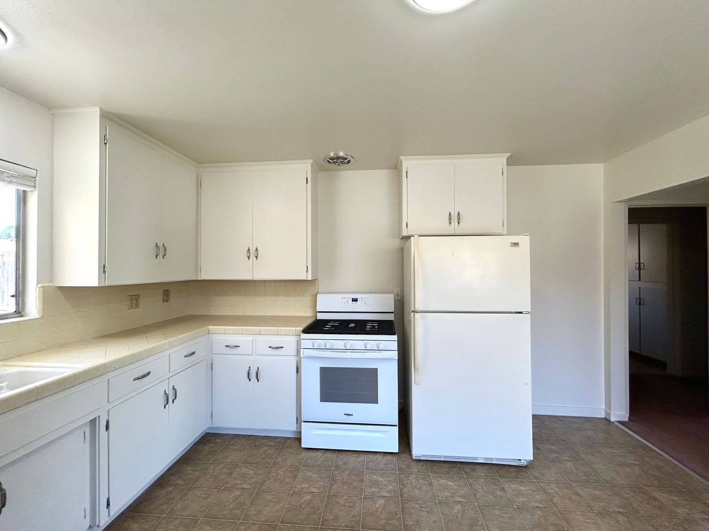 2 Bedroom, 1 Bath Home – photo 3