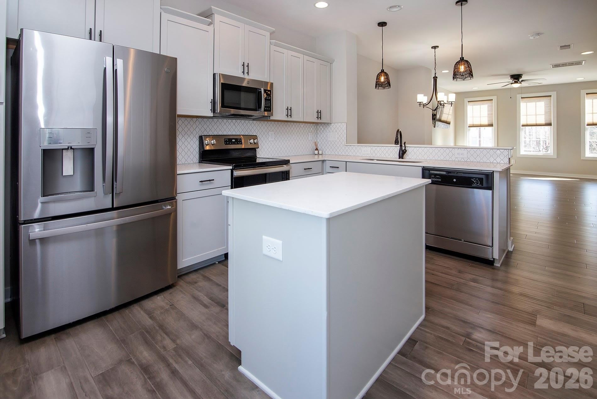 9428 Kings Parade Boulevard – photo 4