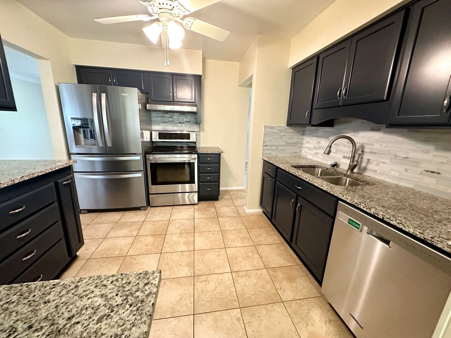 Limited Time Offer 500 Off Your First Month Large Pool Home W Huge Yard New Kitchen Easy Access To St Pete – photo 3