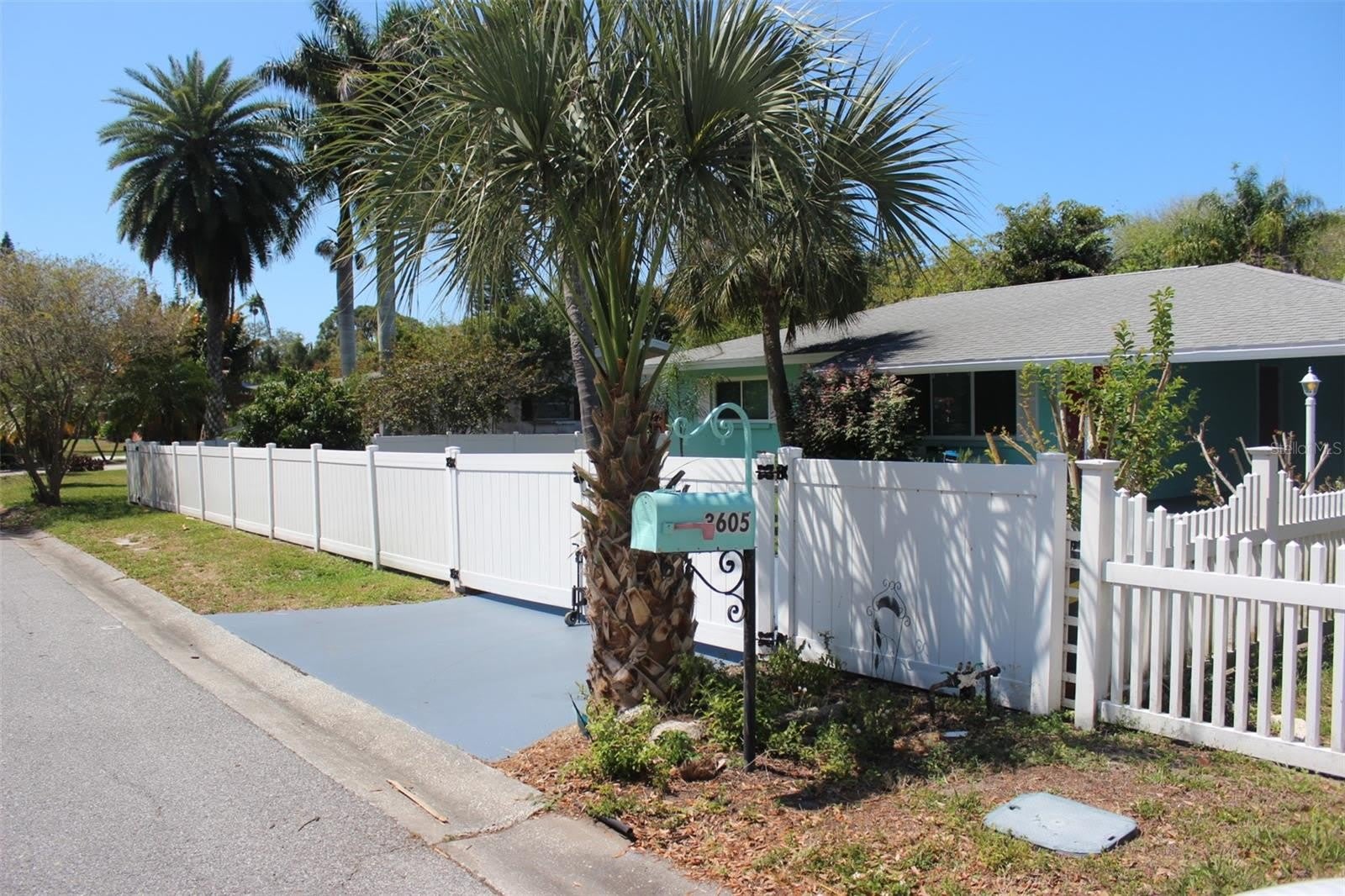 3605 Iroquois Avenue – photo 2