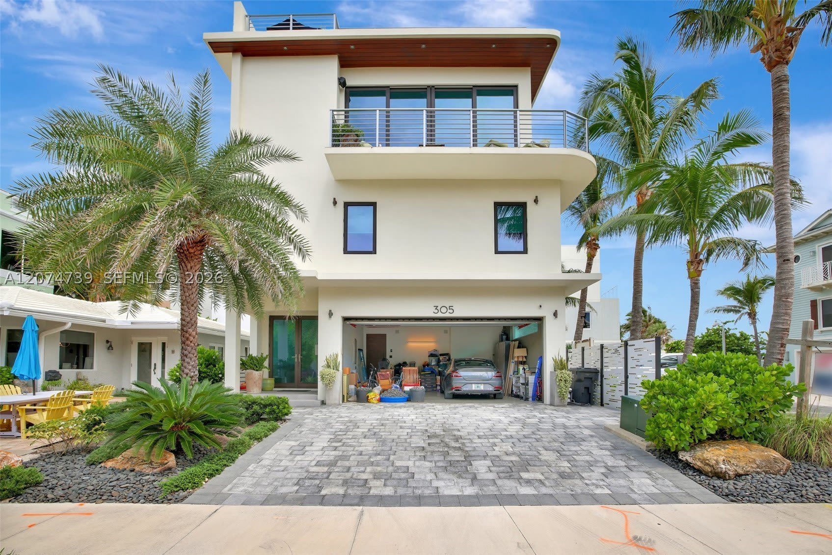 305 Oak St – photo 2