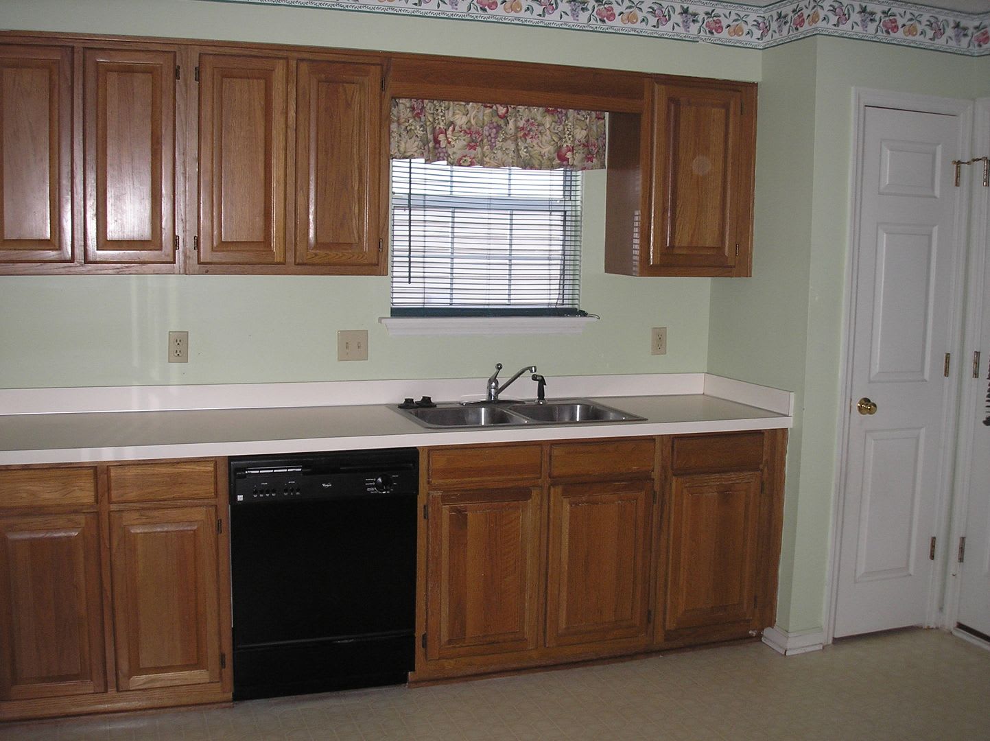 Lexington- Please call the Lexington Office to schedule tours – photo 5