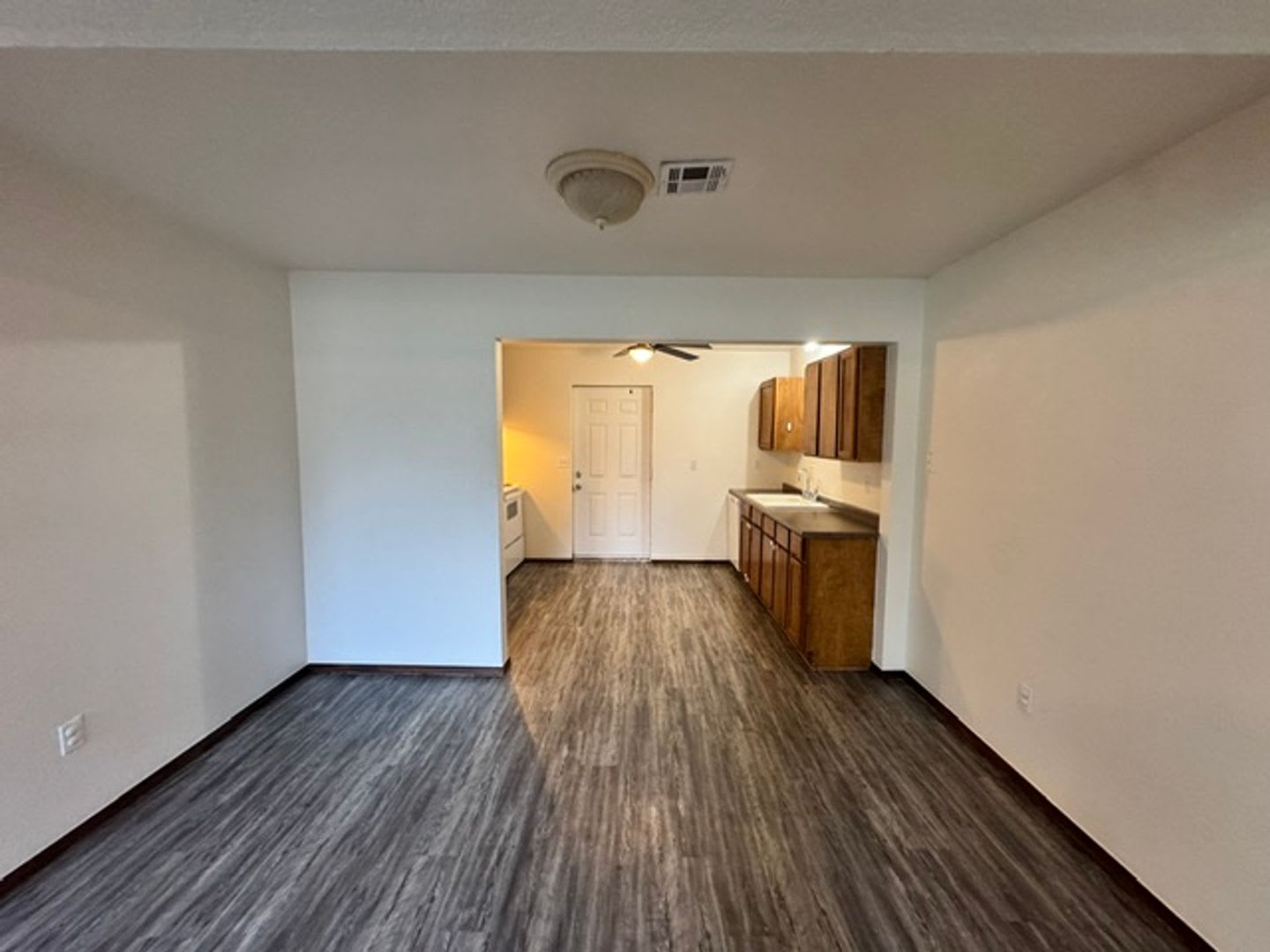 3 Bed 2 Baths Duplex For Rent With All New Goodness Inside Just Got A New Roof And It Is A Great Outdoor Space In Blanchard Schools – photo 5