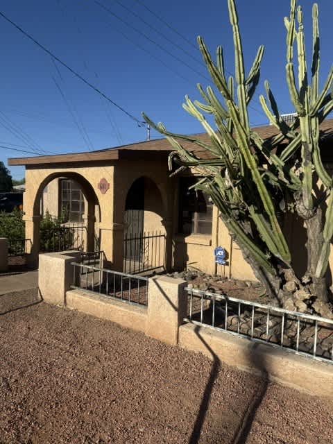 601 North Swan Road – photo 1