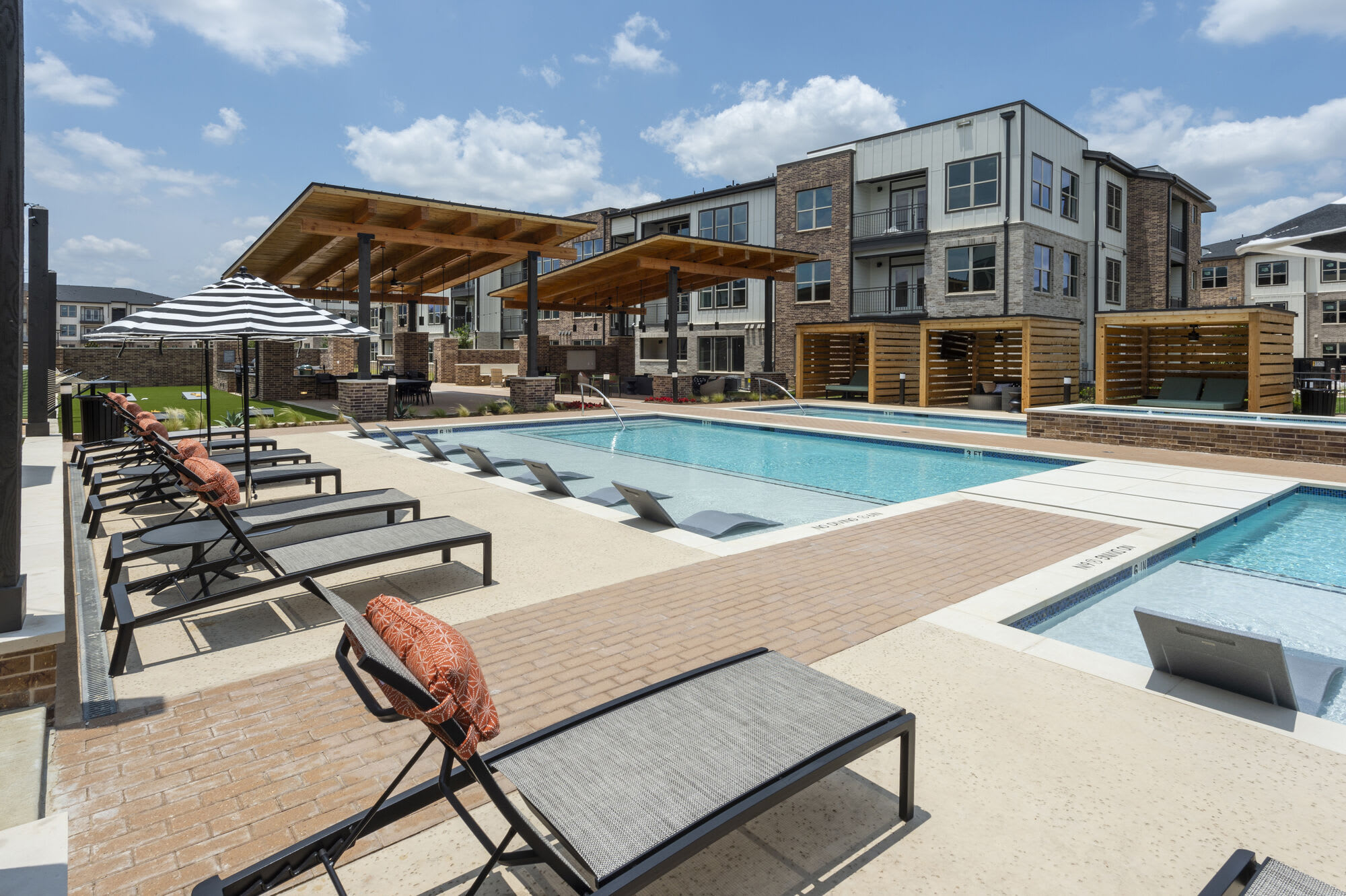 Lenox Grand West – photo 2
