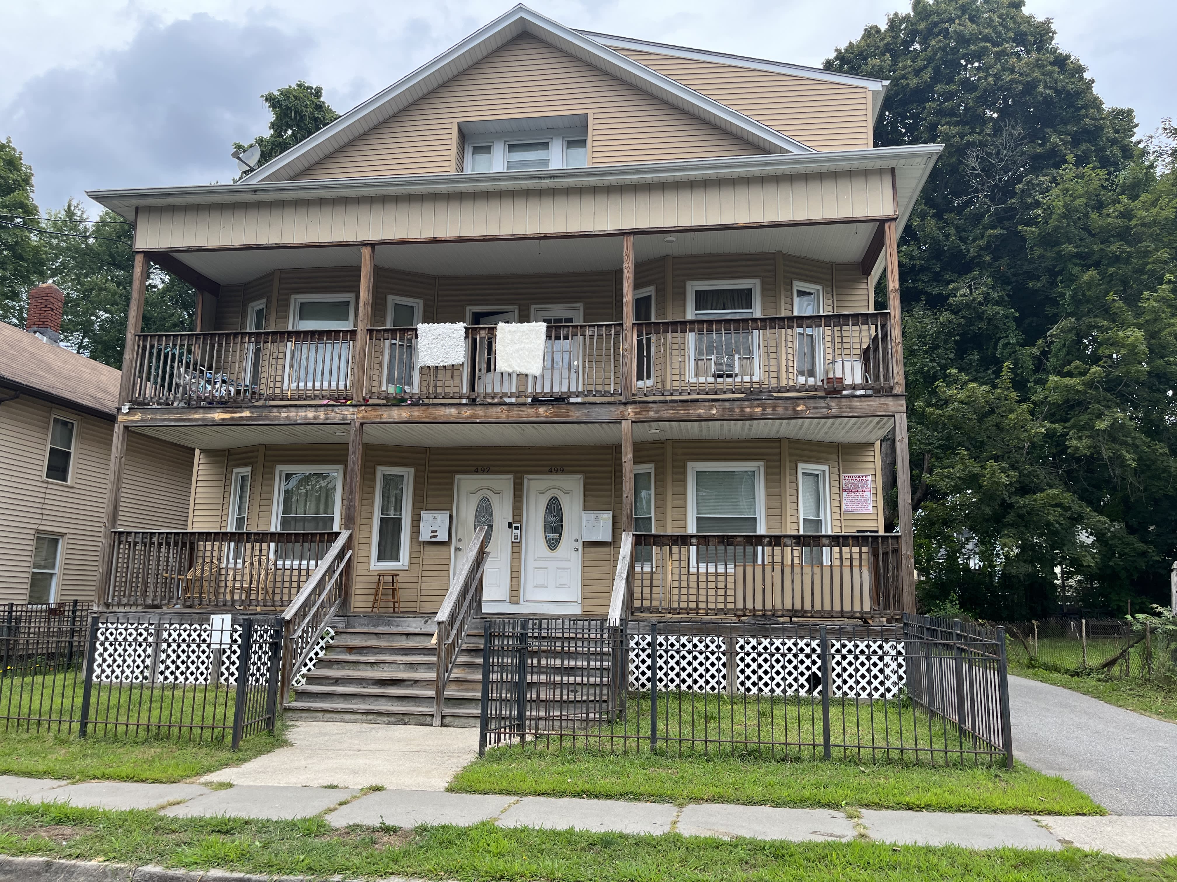 497 Edgewood St – photo 1